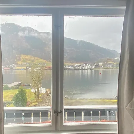 Amazing In With House Sea View نورهايمسوند